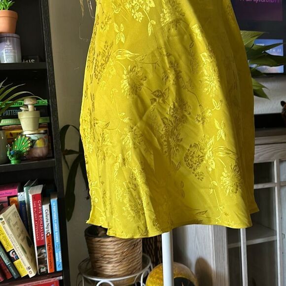 Wild Fable Size Small Yellow Halter Dress Silky material NWT - Picture 3 of 7